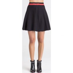 SPÓDNICA PINKO. Czarne spódniczki damskie Pinko, na co dzień, s, bez wzorów, z materiału, mini, proste. Za 363,00 zł.