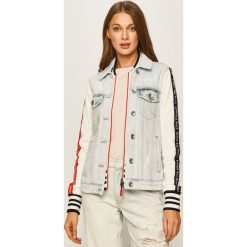 Desigual - Kurtka. Niebieskie kurtki damskie Desigual, s, bez wzorów, z bawełny, krótkie. Za 599,90 zł.