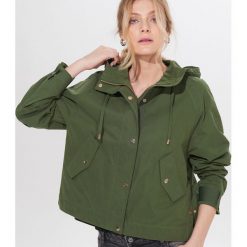 Kurtka z kapturem - Khaki. Brązowe kurtki damskie Mohito, bez wzorów, z kapturem. Za 179,99 zł.