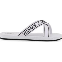 Versace Jeans Klapki YTBSQ5. Klapki męskie Versace Jeans, bez wzorów, z jeansu. Za 126,00 zł.