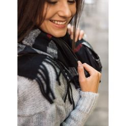 SZALIK SHEILA BLACK - UNI. Czarne szaliki damskie Fanaberia.com, bez wzorów. Za 59,00 zł.