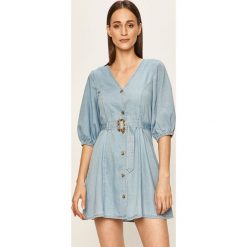 Vero Moda - Sukienka jeansowa. Niebieskie sukienki damskie Vero Moda, na co dzień, s, w paski, z bawełny, casualowe, bez kołnierzyka, bez rękawów, mini, rozkloszowane. Za 219,90 zł.