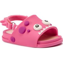 Sandały MELISSA - Mini Melissa Beach Slide Dino 32444 Pink/White 50552. Różowe sandały dziewczęce Melissa, z tworzywa sztucznego, bez zapięcia. Za 279,00 zł.
