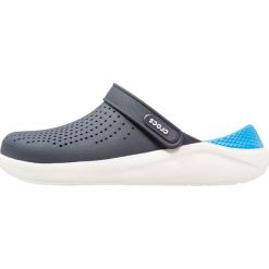 Crocs LITERIDE Sandały kąpielowe navy/white. Niebieskie kąpielówki męskie Crocs, m, z gumy. Za 209,00 zł.