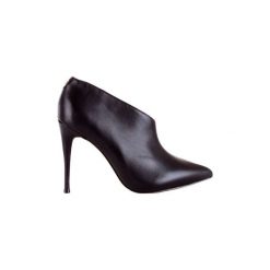 Czółenka Guess FL5ONDLEA09. Czarne czółenka damskie Guess, z aplikacjami, bez obcasa. Za 734,86 zł.