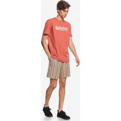Quiksilver New Slang Koszulka Czerwony. Czerwone podkoszulki męskie Quiksilver, l, z nadrukiem, z bawełny, z krótkim rękawem. Za 88,95 zł.