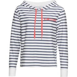 Bluza z kapturem bonprix biało-ciemnoniebiesko-czerwony w paski. Białe bluzy damskie bonprix, w paski, bez rękawów, z kapturem. Za 99,99 zł.