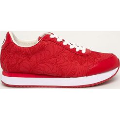 Desigual - Buty. Białe buty sportowe damskie Desigual, bez wzorów, z gumy, sportowe. W wyprzedaży za 259,90 zł.