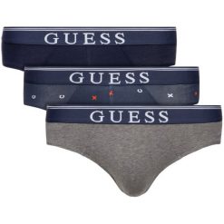 Komplet 3 par slipów Guess U94G04 JR00A. Slipy męskie Guess, s, z aplikacjami, z elastanu. W wyprzedaży za 109,00 zł.