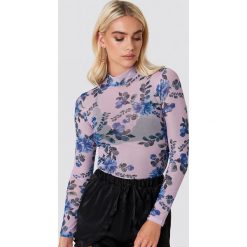Andrea Hedenstedt x NA-KD Top z siateczki - Multicolor. Szare topy damskie Andrea Hedenstedt x NA-KD, bez wzorów, z golfem. W wyprzedaży za 32,38 zł.