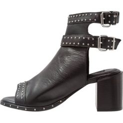 Rzymianki damskie: Topshop NORTH STUD Sandały z cholewką black