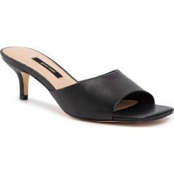 Klapki GINO ROSSI - 119AL3952 Black. Czarne klapki damskie Gino Rossi, bez wzorów, ze skóry, bez obcasa, na obcasie. Za 259,99 zł.