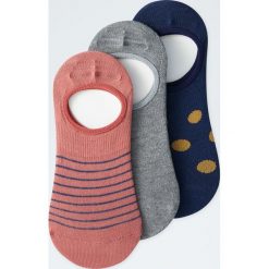 Komplet niewidocznych skarpetek w groszki i paski. Szare skarpetki damskie marki Pull&Bear, w paski. Za 39,90 zł.