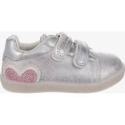 Srebrne buty sportowe ze skórzaną wkładką na rzep casu p-292. Szare buty dziewczęce sportowe Casu, bez wzorów, bez zapięcia. Za 49,99 zł.