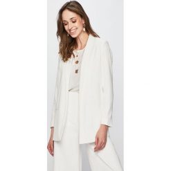 Vero Moda - Żakiet. Białe żakiety damskie marki Vero Moda, s, bez wzorów, z elastanu. Za 259,90 zł.