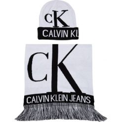 Zestaw Szalik i Czapka CALVIN KLEIN JEANS - J Mirror Monogram Scarf - Beanie K50K505327 BAE. Czarne czapki męskie Calvin Klein Jeans, bez wzorów, z bawełny. W wyprzedaży za 279,00 zł.