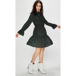Haily's - Sukienka Marie. Niebieskie sukienki damskie Haily's, na co dzień, s, bez wzorów, z elastanu, casualowe, bez kołnierzyka, z długim rękawem, długie, mini, rozkloszowane. W wyprzedaży za 79,90 zł.