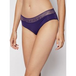 Figi klasyczne Calvin Klein Underwear Hipster 000QD3700E. Fioletowe figi damskie Calvin Klein Underwear, xs, bez wzorów. W wyprzedaży za 59,00 zł.