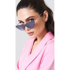 NA-KD Accessories Okulary przeciwsłoneczne z metalowymi oprawkami - Black. Czarne okulary przeciwsłoneczne damskie marki NA-KD Accessories. W wyprzedaży za 26,47 zł.