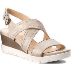 Sandały GEOX - D Marykarmen P. B D828AB 077LS C2235 Lt Gold/Beige. Żółte klapki damskie Geox, bez wzorów, z zamszu, bez obcasa, na obcasie. W wyprzedaży za 269,00 zł.