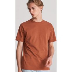 T-shirt z bawełny organicznej - Pomarańczowy. Pomarańczowe t-shirty męskie Reserved, s, bez wzorów, z bawełny, bez kołnierzyka. Za 49,99 zł.