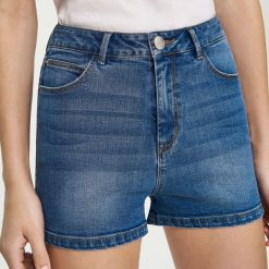 Jeansowe szorty high waist - Niebieski. Niebieskie szorty damskie Sinsay, s, bez wzorów, z jeansu, z podwyższonym stanem. W wyprzedaży za 39,99 zł.