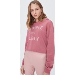 Krótka bluza z nadrukiem - Różowy. Różowe bluzy damskie Sinsay, s, z nadrukiem, z krótkim rękawem, krótkie, bez kaptura. Za 39,99 zł.