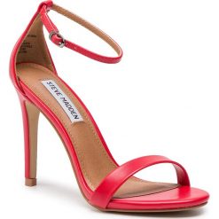 Sandały STEVE MADDEN - Stecy SM11000010-02002-009 Red. Czerwone klapki damskie Steve Madden, bez wzorów, ze skóry ekologicznej, bez obcasa, na obcasie. Za 349,00 zł.
