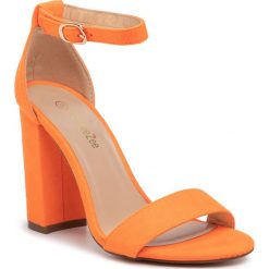 Sandały DEEZEE - WS18077-01 Dark Orange. Pomarańczowe klapki damskie DeeZee, bez wzorów, ze skóry ekologicznej, bez obcasa, na obcasie. Za 79,99 zł.