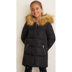 Mango Kids - Kurtka puchowa dziecięca Nachon 110-164 cm. Czarne kurtki dziewczęce marki Mango Kids, z poliesteru, krótkie. Za 269,90 zł.