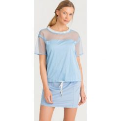 T-SHIRT Patrizia Pepe. Niebieskie t-shirty damskie Patrizia Pepe, s, w paski, z tkaniny, z okrągłym kołnierzem. Za 395,00 zł.