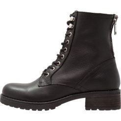 Buty zimowe damskie: Bullboxer Botki sznurowane black