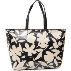 Torebka CALVIN KLEIN - Ck Must Shopper Md Pr K60K606643 0GL. Brązowe torby damskie na zakupy Calvin Klein, bez wzorów, z tworzywa sztucznego, klasyczne, na ramię, bez dodatków. W wyprzedaży za 419,00 zł.