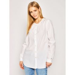 Koszula TOMMY HILFIGER Essential Lea WW0WW27957. Białe bluzki damskie TOMMY HILFIGER, bez wzorów, z bawełny, bez kołnierzyka, bez rękawów. W wyprzedaży za 319,00 zł.