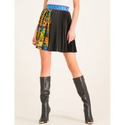 Spódnica plisowana Versace Jeans Couture A9HVA315. Spódniczki damskie Versace Jeans Couture, bez wzorów, z poliesteru, mini. W wyprzedaży za 1019,00 zł.