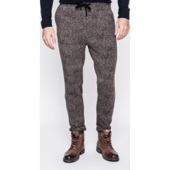 Jack & Jones - Spodnie. Szare spodnie męskie Jack & Jones, na co dzień, bez wzorów, z elastanu, casualowe. W wyprzedaży za 99,90 zł.