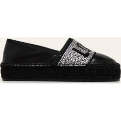 Love Moschino - Espadryle skórzane. Czarne espadryle damskie Love Moschino, bez wzorów, ze skóry, bez obcasa, na obcasie. Za 879,90 zł.