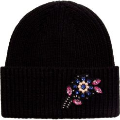 Czapka MARKUS LUPFER CHUNKY JEWEL FLOWER. Czarne czapki damskie na zimę, z aplikacjami, z wełny. Za 760,00 zł.