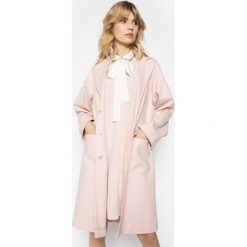 Płaszcz przejściowy Red Valentino TR3CAB55. Różowe płaszcze damskie Red Valentino, bez wzorów, z bawełny. W wyprzedaży za 1789,00 zł.