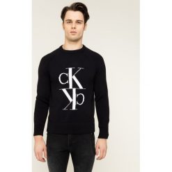 Sweter Calvin Klein Jeans Mirrored Monogram J30J314133. Szare swetry męskie Calvin Klein Jeans, xl, bez wzorów, z bawełny, klasyczne, z klasycznym kołnierzykiem, bez kaptura. W wyprzedaży za 279,00 zł.