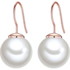 Pozłacane kolczyki z perłami. Żółte kolczyki damskie The Pacific Pearl Company, Nova Pearls Copenhagen & Co., z perłą, złote, z zapięciem typu bigiel. W wyprzedaży za 34,95 zł.