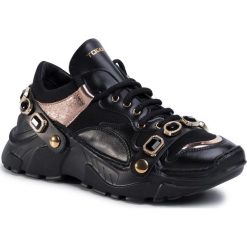 Sneakersy TOGOSHI - TG-21-04-000197 101. Czarne półbuty damskie Togoshi, na co dzień, z aplikacjami, ze skóry ekologicznej, bez obcasa, na płaskiej podeszwie, bez zapięcia. W wyprzedaży za 379,00 zł.