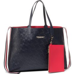 Torebka TOMMY HILFIGER - Iconic Tommy Tote AW0AW07828 0GY. Niebieskie torebki klasyczne damskie TOMMY HILFIGER, bez wzorów, ze skóry ekologicznej, klasyczne, bez dodatków. Za 649,00 zł.