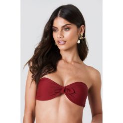 J&K Swim X NA-KD Góra bikini bandeau z wiązaniem - Red. Czerwone bikini J&K Swim x NA-KD. Za 80,95 zł.