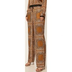 Scotch & Soda - Spodnie. Spodnie damskie Scotch & Soda, s, bez wzorów, z poliesteru. W wyprzedaży za 239,90 zł.