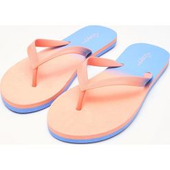 Japonki - Pomarańczowy. Pomarańczowe klapki damskie Cropp, bez wzorów, bez obcasa. Za 39,99 zł.