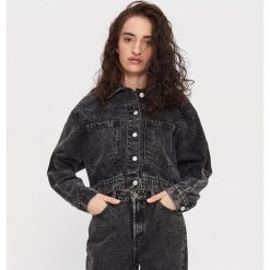 Krótka kurtka jeansowa oversize - Czarny. Czarne kurtki damskie House, s, bez wzorów, z jeansu, krótkie, bez kaptura. Za 139,99 zł.