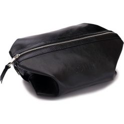 Elegancka skórzana kosmetyczka męska SOLIER czarna - Czarny. Czarne kosmetyczki męskie Solier, bez wzorów, ze skóry, eleganckie. Za 159,99 zł.