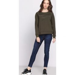 Ciemnozielona Bluza Before The Night is Over. Zielone bluzy sportowe damskie Born2be, l. Za 49,99 zł.
