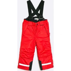Playshoes - Spodnie snowboardowe dziecięce 86-128 cm. Czerwone spodnie dziewczęce Playshoes, bez wzorów, z poliesteru, snowboardowy. W wyprzedaży za 89,90 zł.